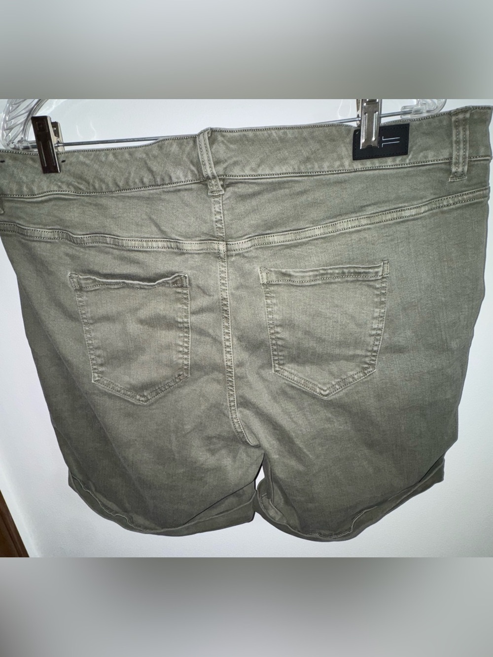 Liverpool Olive Green Mid-Rise Women’s Shorts - Picture 2 of 3